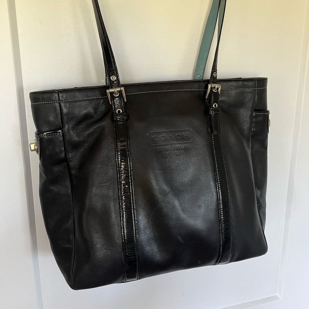 Coach 90s Black Leather Shoulder Bag
